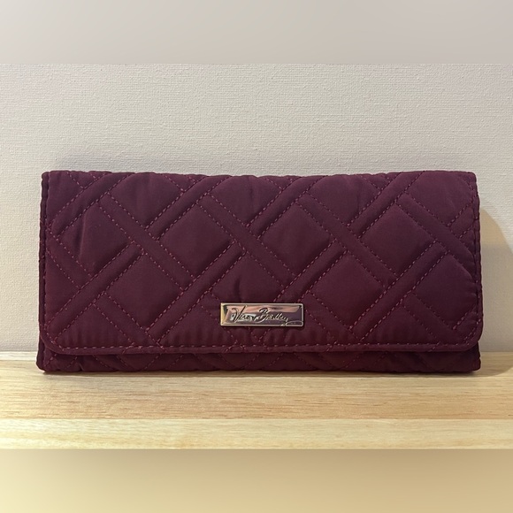 VERA BRADLEY WINE BURGUNDY MERLOT QUILTED TRIFOLD WALLET EUC - Picture 1 of 10